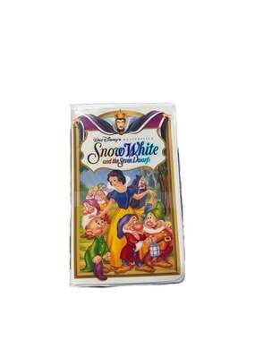 Walt Disney's Masterpiece Snow White and the Seven Dwarfs VHS Tape Clamshell